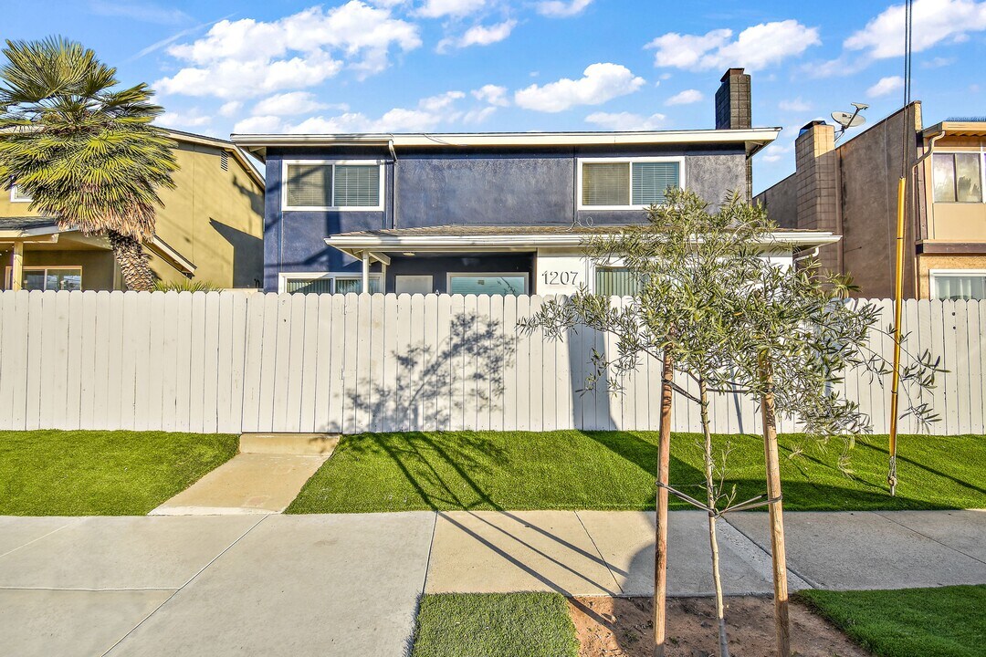 1207 Beryl St in Redondo Beach, CA - Building Photo