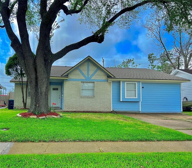 property at 2414 Grape Ln