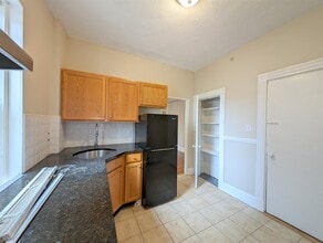 50 Hancock St, Unit 4 in Cambridge, MA - Foto de edificio - Building Photo