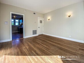 4038 N Ashland, Unit S in Chicago, IL - Foto de edificio - Building Photo