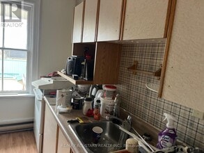 4 Kent St W in Kawartha Lakes, ON - Building Photo - Building Photo