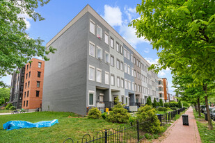 931 12th St NE Apartments