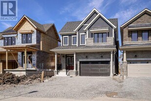 28 Downriver Dr in Welland, ON - Building Photo