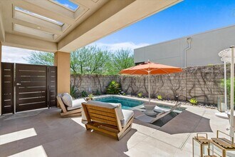 446 Fountain Dr in Palm Springs, CA - Building Photo - Building Photo