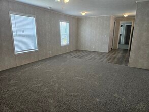 4 Grant St in West Branch, IA - Building Photo - Building Photo
