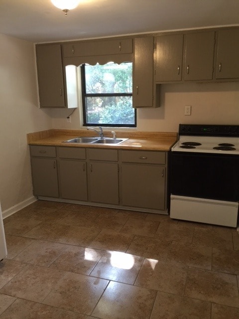 135 Colomba Rd in Debary, FL - Building Photo - Building Photo