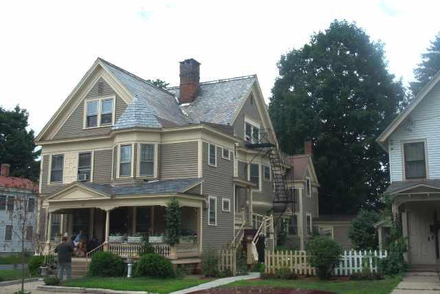 119 Caroline St in Saratoga Springs, NY - Building Photo - Building Photo