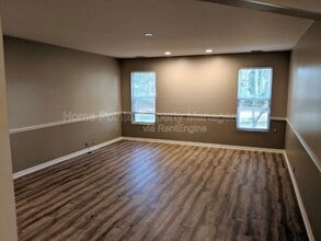 8189 Sandpiper Rd in Ft. Myers, FL - Foto de edificio - Building Photo