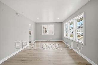 2622 Garden Ave in Cedar Falls, IA - Building Photo - Building Photo