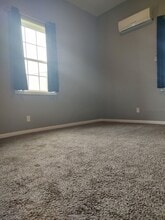 323 N Ash St in Nevada, MO - Building Photo - Building Photo