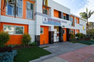 210 E 29th St in Long Beach, CA - Building Photo