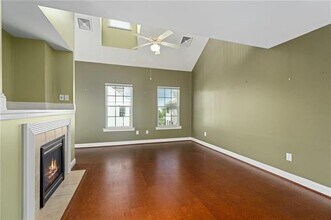 1804 Merlot Dr in Easton, PA - Building Photo - Building Photo