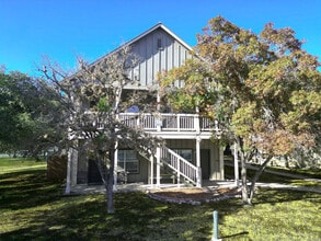 Pawel Village in San Antonio, TX - Foto de edificio - Building Photo