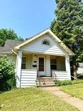 1011 N 12th Ave E in Duluth, MN - Building Photo - Building Photo