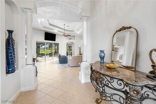 4923 Cerromar Dr in Naples, FL - Building Photo