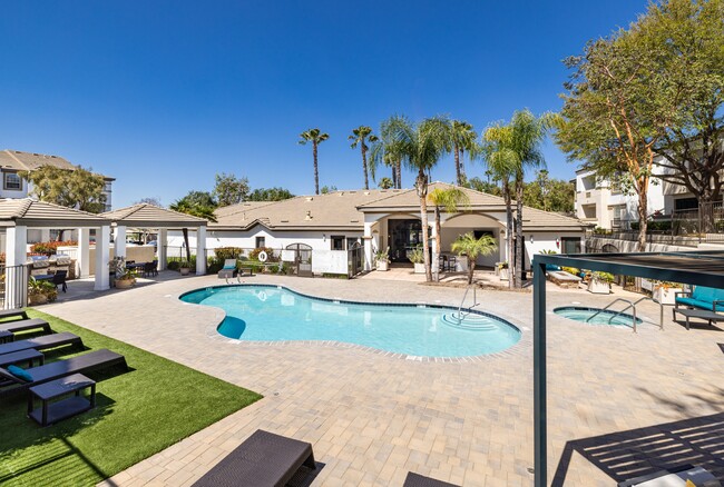 Stone Canyon Apartments