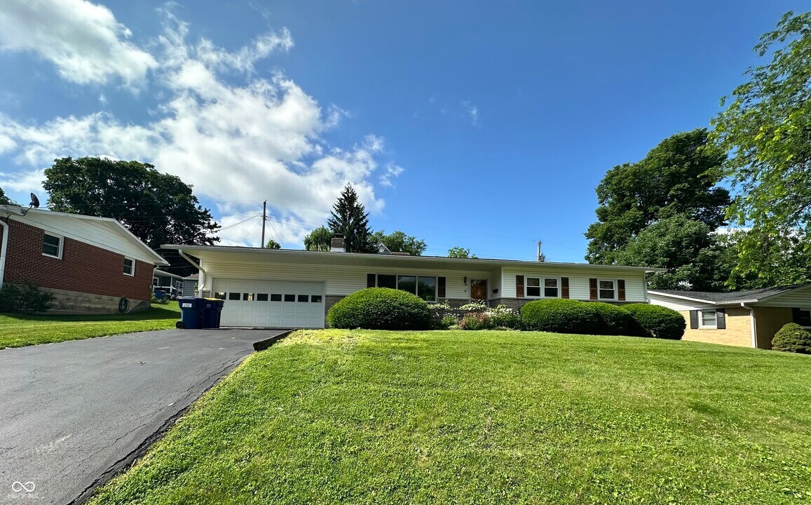 9 Paradise Ln in Greencastle, IN - Building Photo