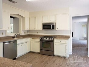 6446 Rosaflora Ln in Pensacola, FL - Building Photo - Building Photo