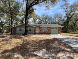 6933 Javid Rd in Milton, FL - Building Photo