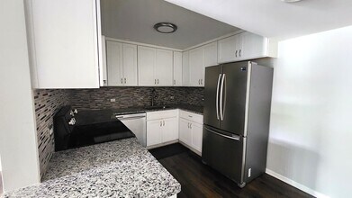 191 Hillcrest Ter in Bloomingdale, IL - Building Photo - Building Photo