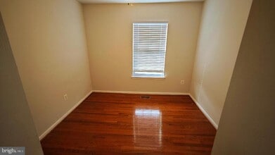 8825 Hawthorne Ct in Ellicott City, MD - Building Photo - Building Photo