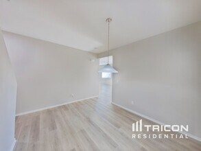 7924 Bartlett Peak St in Las Vegas, NV - Building Photo - Building Photo