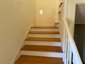 327 E Rosewood Ave in San Antonio, TX - Building Photo - Building Photo