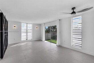 8305 Crespi Blvd in Miami Beach, FL - Building Photo - Building Photo