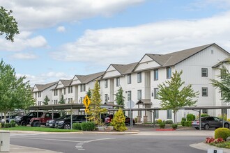 Riverplace in Independence, OR - Foto de edificio - Building Photo