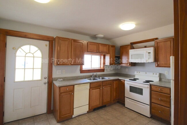 34 1st St in Berwick, ME - Building Photo - Building Photo