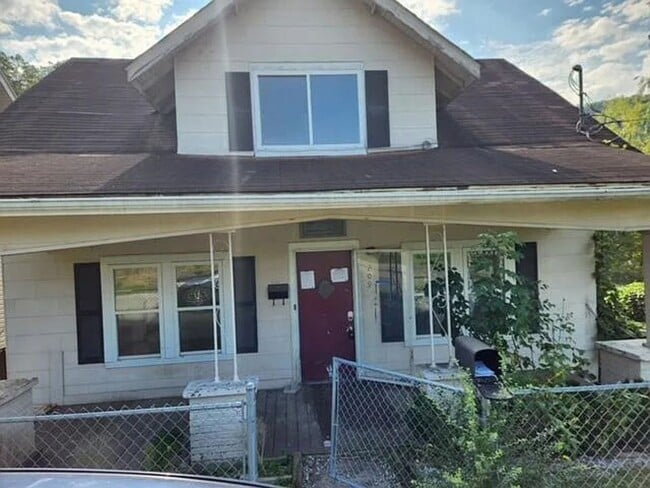 property at 209 Laurel St