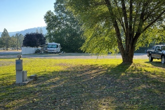 85 Canoe Cp Lp in Orofino, ID - Foto de edificio - Building Photo