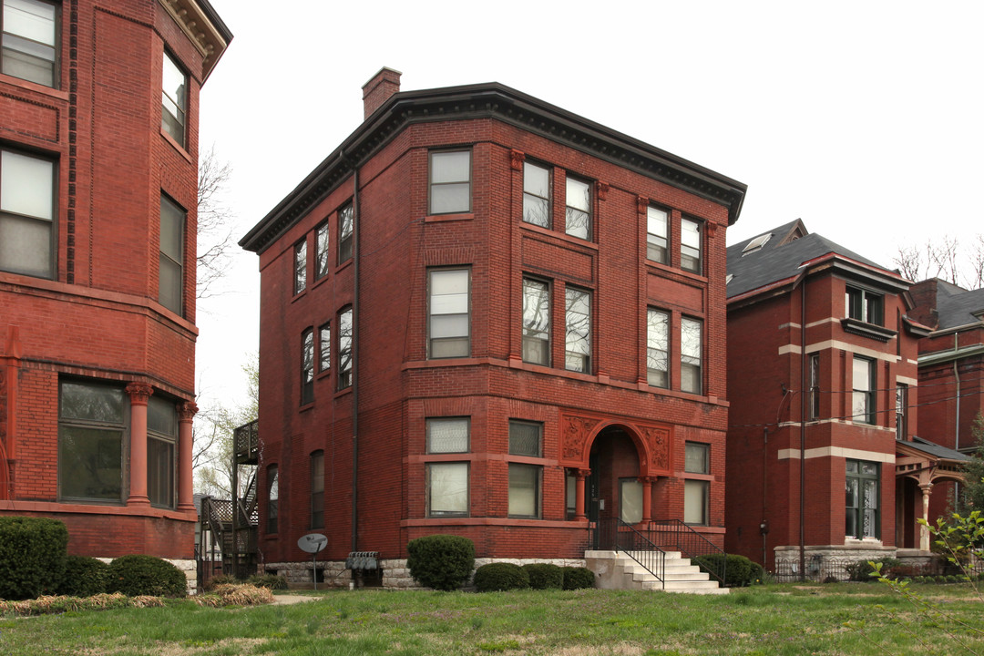 525 W Ormsby Ave in Louisville, KY - Building Photo