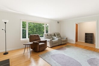 302 Grant Terrace in Mamaroneck, NY - Building Photo - Building Photo