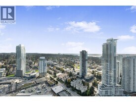720 Farrow St in Coquitlam, BC - Building Photo