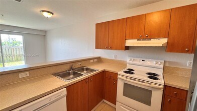 14226 NW 17th Ave in Opa Locka, FL - Building Photo - Building Photo