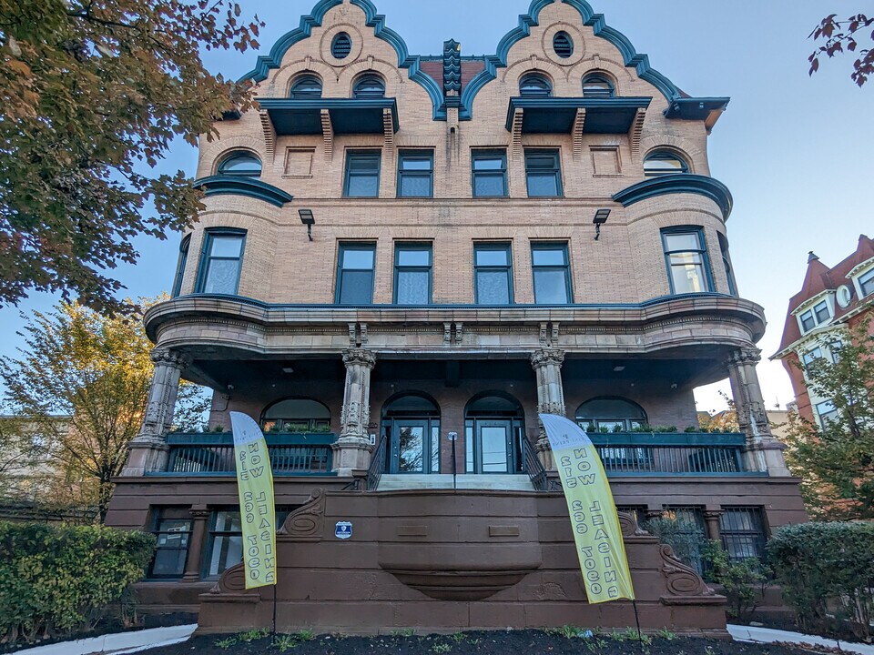 4128 Parkside Ave in Philadelphia, PA - Building Photo