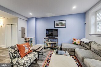 819 D St NE in Washington, DC - Building Photo - Building Photo