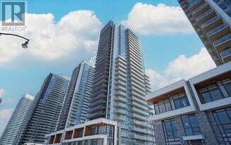 27 McMahon Dr in Toronto, ON - Building Photo