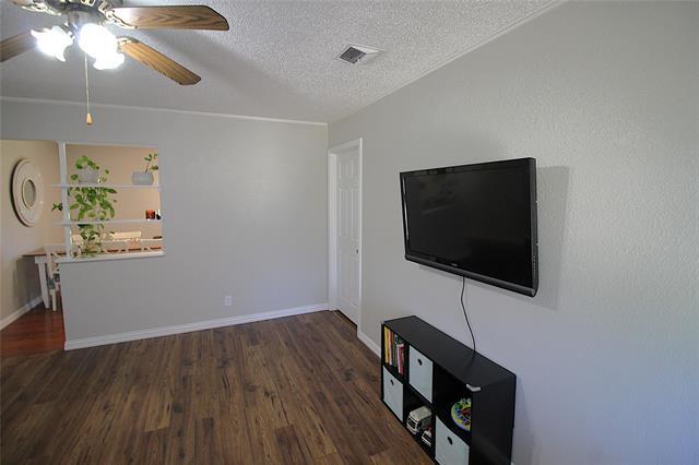 505 College St in Italy, TX - Building Photo - Building Photo