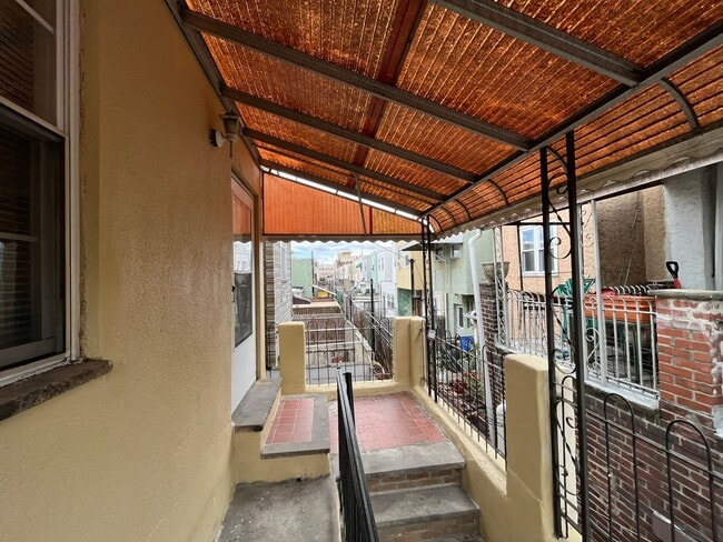 property at 1101 Tree St