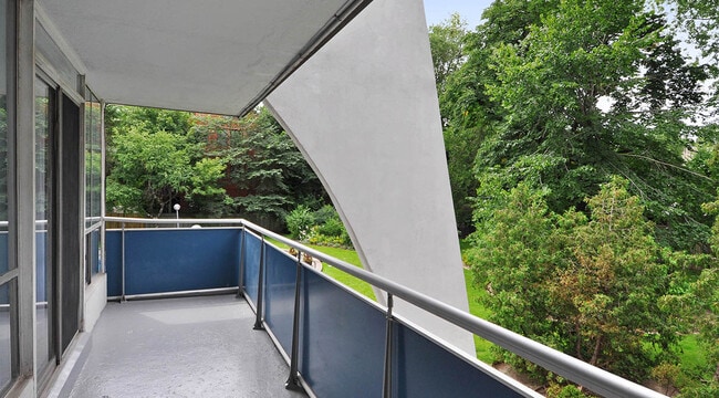20 Prince Arthur Ave in Toronto, ON - Building Photo - Building Photo
