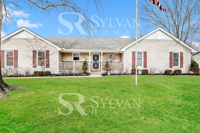 1009 SW Southgate Dr in Blue Springs, MO - Building Photo