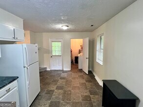 3 Log Ct in Newnan, GA - Building Photo - Building Photo