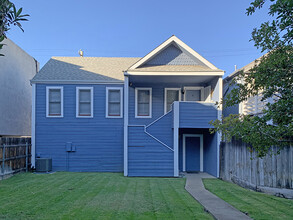 1719 P St Victorian Apartments in Sacramento, CA - Building Photo - Building Photo