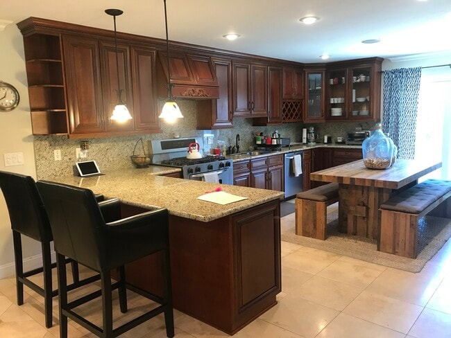 property at 2378 Villanova Rd