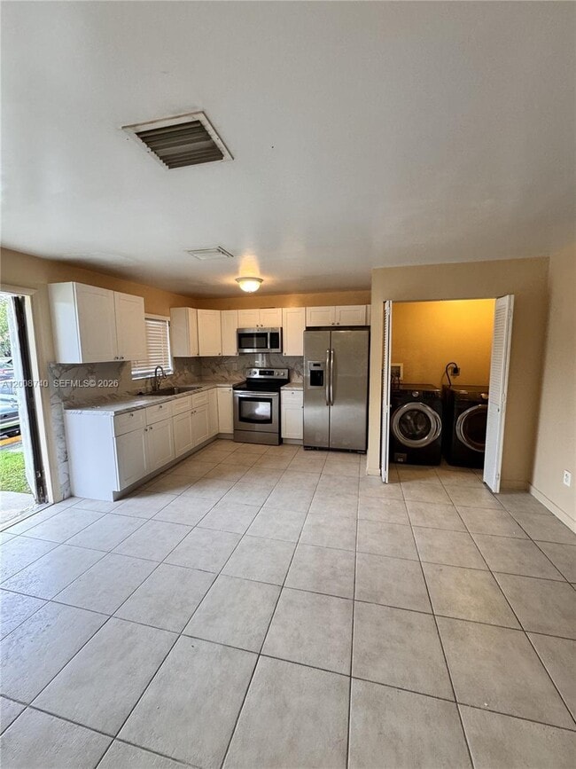 28150 SW 142nd Ct in Homestead, FL - Building Photo - Building Photo