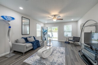 Cedar Creek Estates in Jacksonville, FL - Foto de edificio - Interior Photo