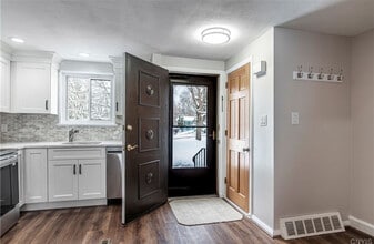 29 Chestnut Hls, Unit 29 in New Hartford, NY - Building Photo - Building Photo