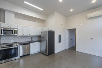 64 Park St in Reno, NV - Building Photo - Interior Photo